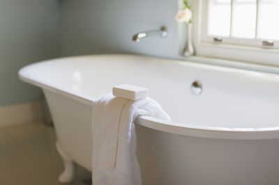 Classic Alcove Bathtub